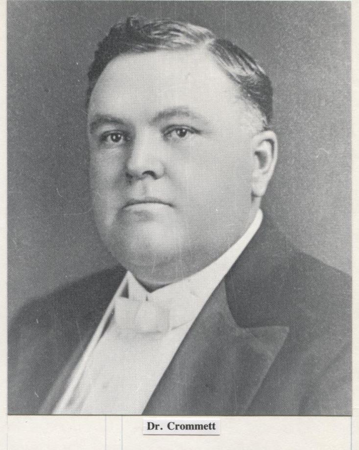 People - Dr. Crommett